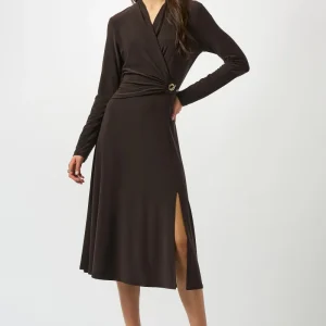 Vestido con herraje metálico café moka 253235